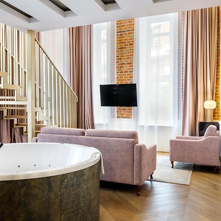 Golden Queen Deluxe Jacuzzi Apartments - Old Town Cracovia Exterior foto