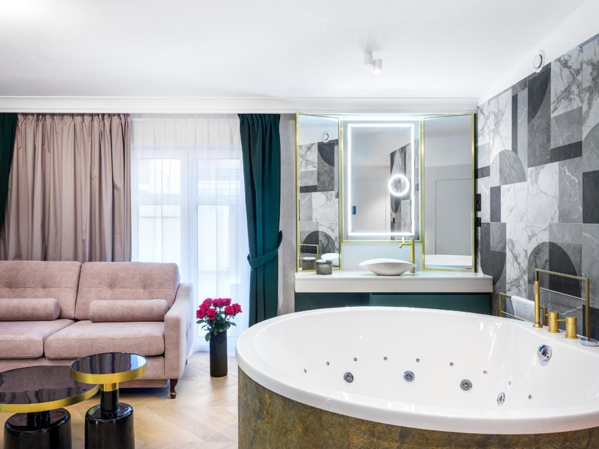 Golden Queen Deluxe Jacuzzi Apartments - Old Town Cracovia Exterior foto