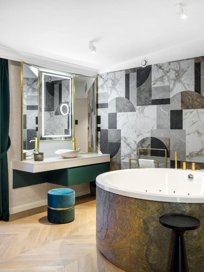 Golden Queen Deluxe Jacuzzi Apartments - Old Town Cracovia Exterior foto