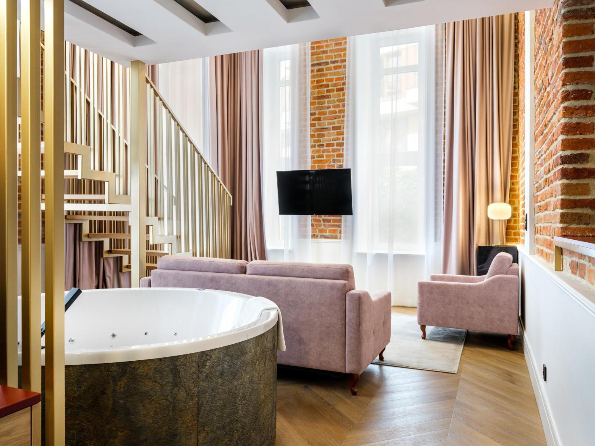 Golden Queen Deluxe Jacuzzi Apartments - Old Town Cracovia Exterior foto